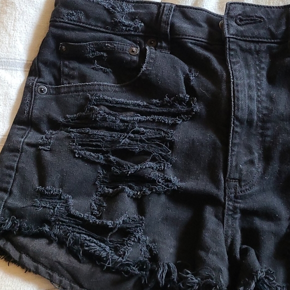 Shorts - Picture 4 of 5